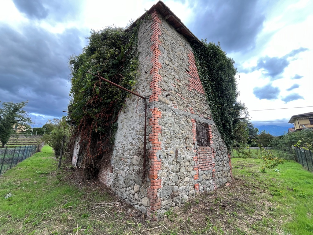 Villafranca – rustico indipendente con giardino