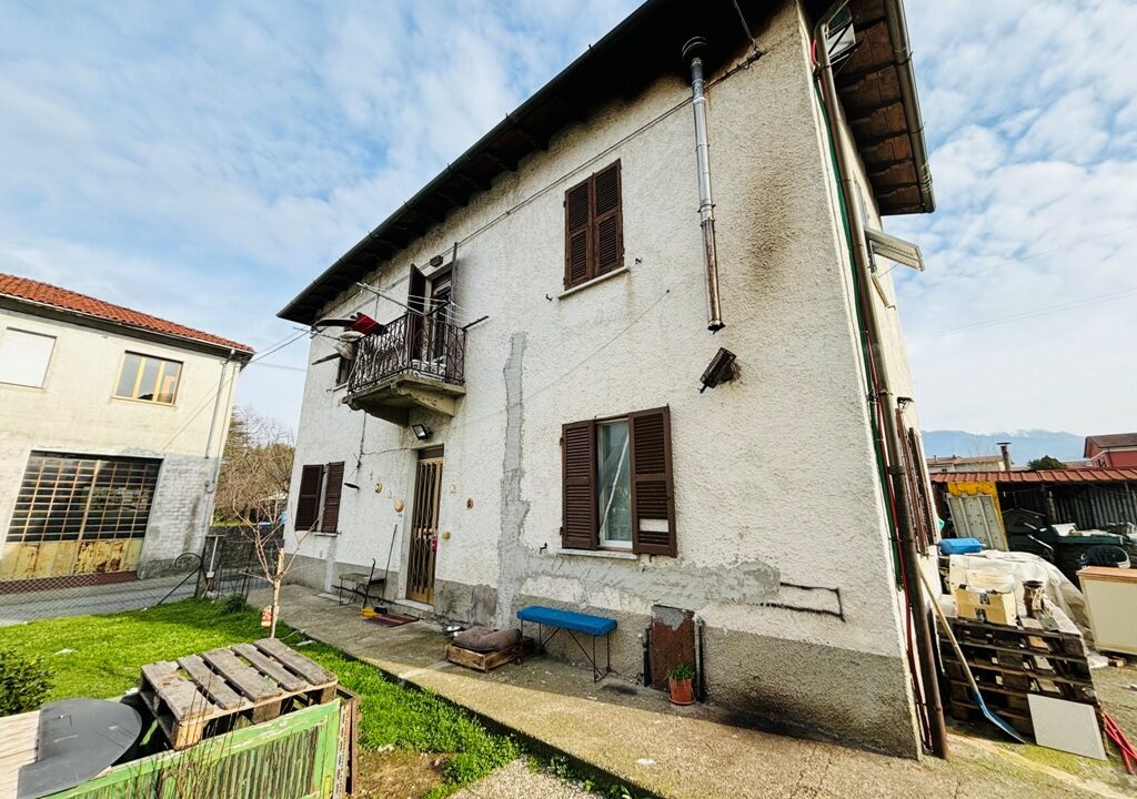 176 (1)